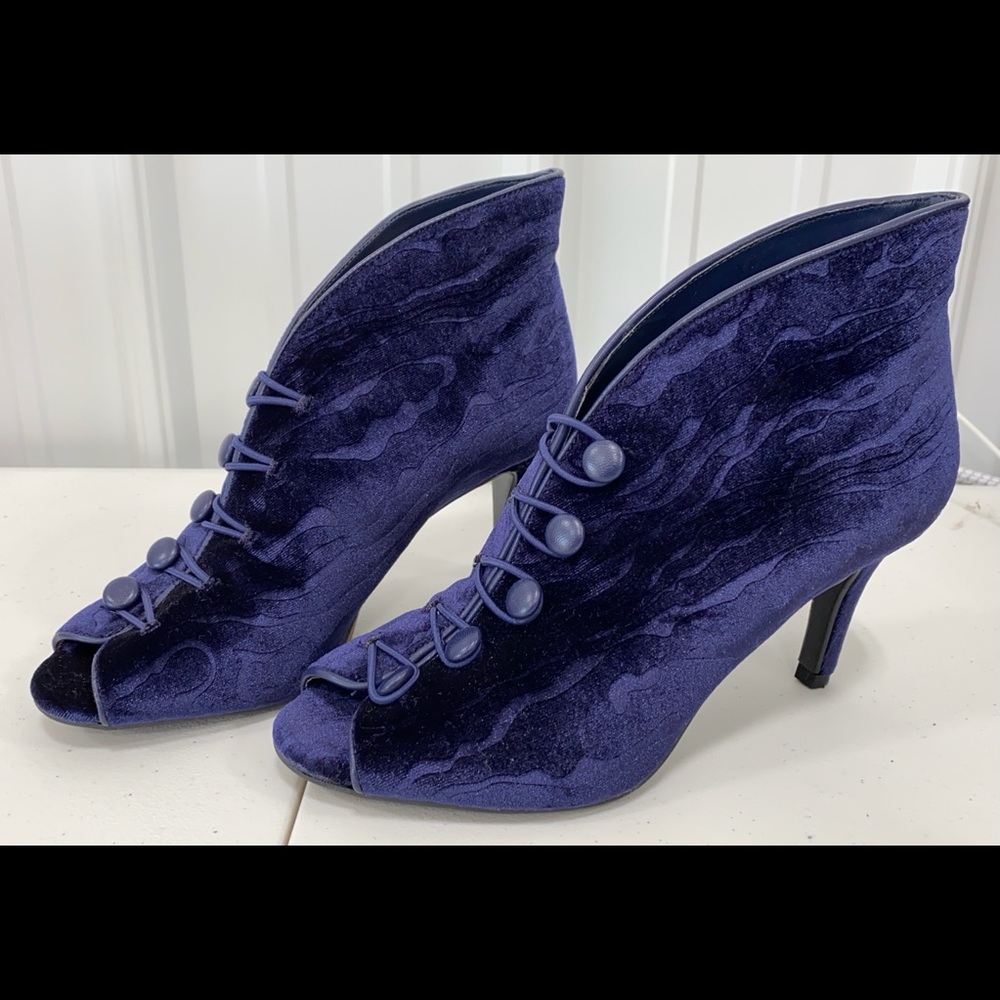 Worn once! Velvet heels